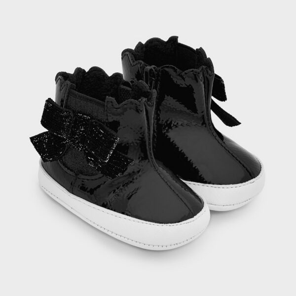 Βρεφικά Παπούτσια Αγκαλιάς Λουστρίνι Mayoral