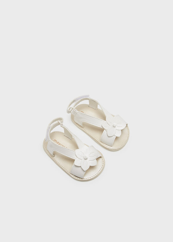 Βρεφικά παπουτσάκια αγκαλιάς Mayoral 9521