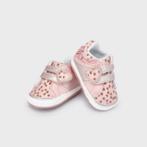 Παπουτσάκια για νεογέννητο Mayoral 9569