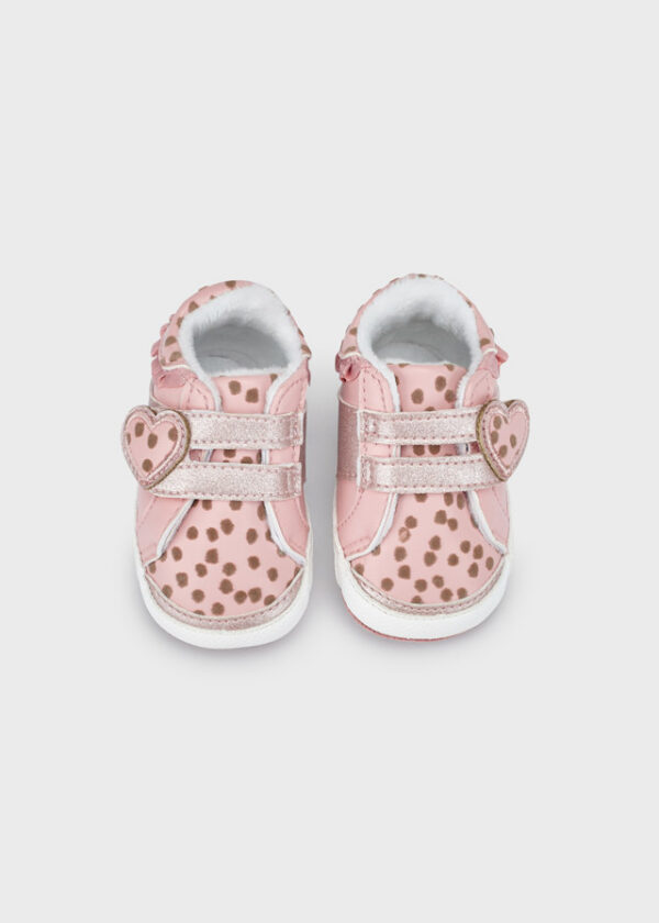 Παπουτσάκια για νεογέννητο Mayoral 9569