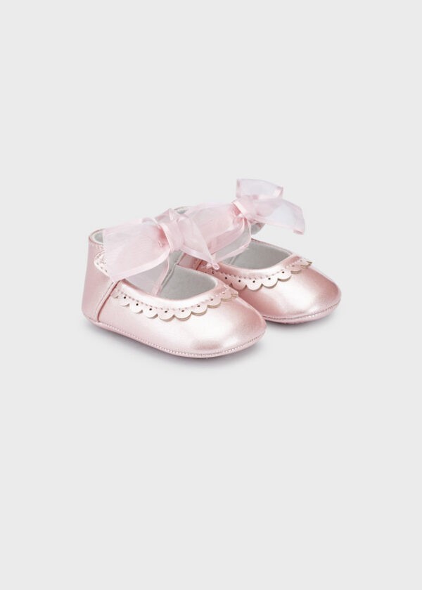 Παπουτσάκια για νεογέννητο Mayoral 9571